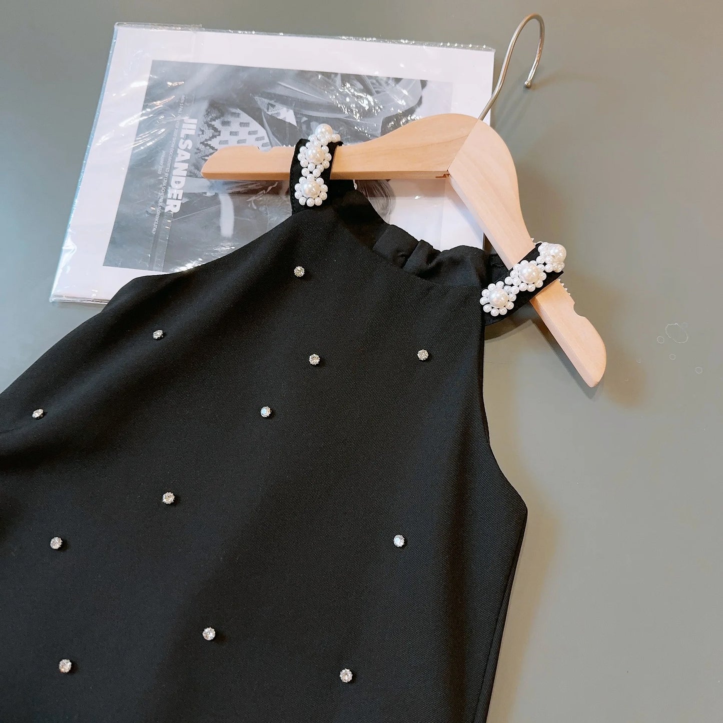 Girls Casual Dresses New 2024 Fashion Lovely Sweet Summer Sling Sleeveless New Vest Princess Pearl Pleated Childrens Clothing