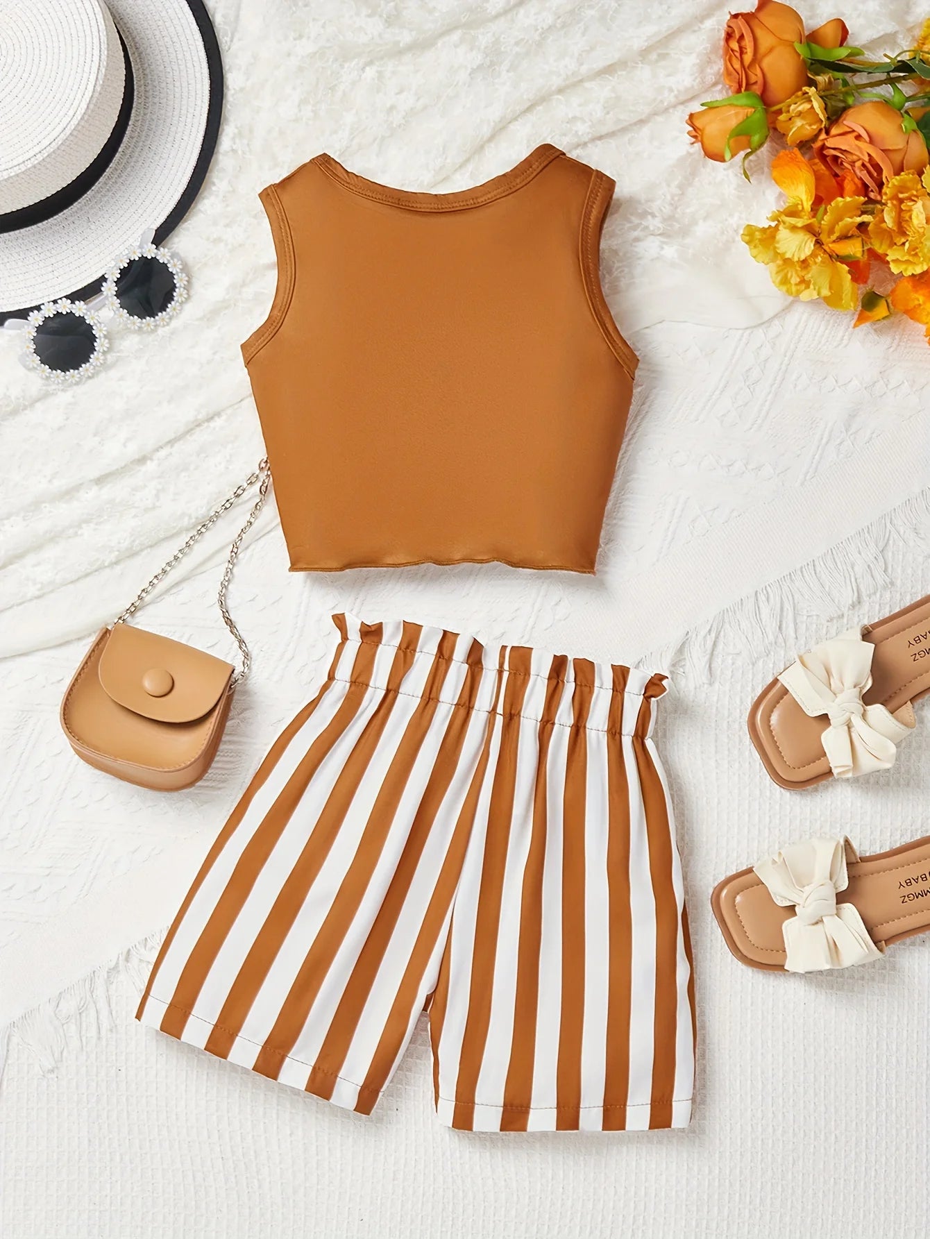 Girls' Casual Shorts Set: Brown Tank Top + Striped Shorts with Bow, Two-Piece Set Suitable for Girls Aged 3-10, Versatile Clothing for Summer, Home, Outings, and School