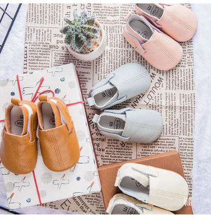 Baby Shoes Toddler Girls Boys Casual Leather Shoes Winter Furry Boot Newborn Infant Barefoot Shoes Sapatato Loafers Items Stuff