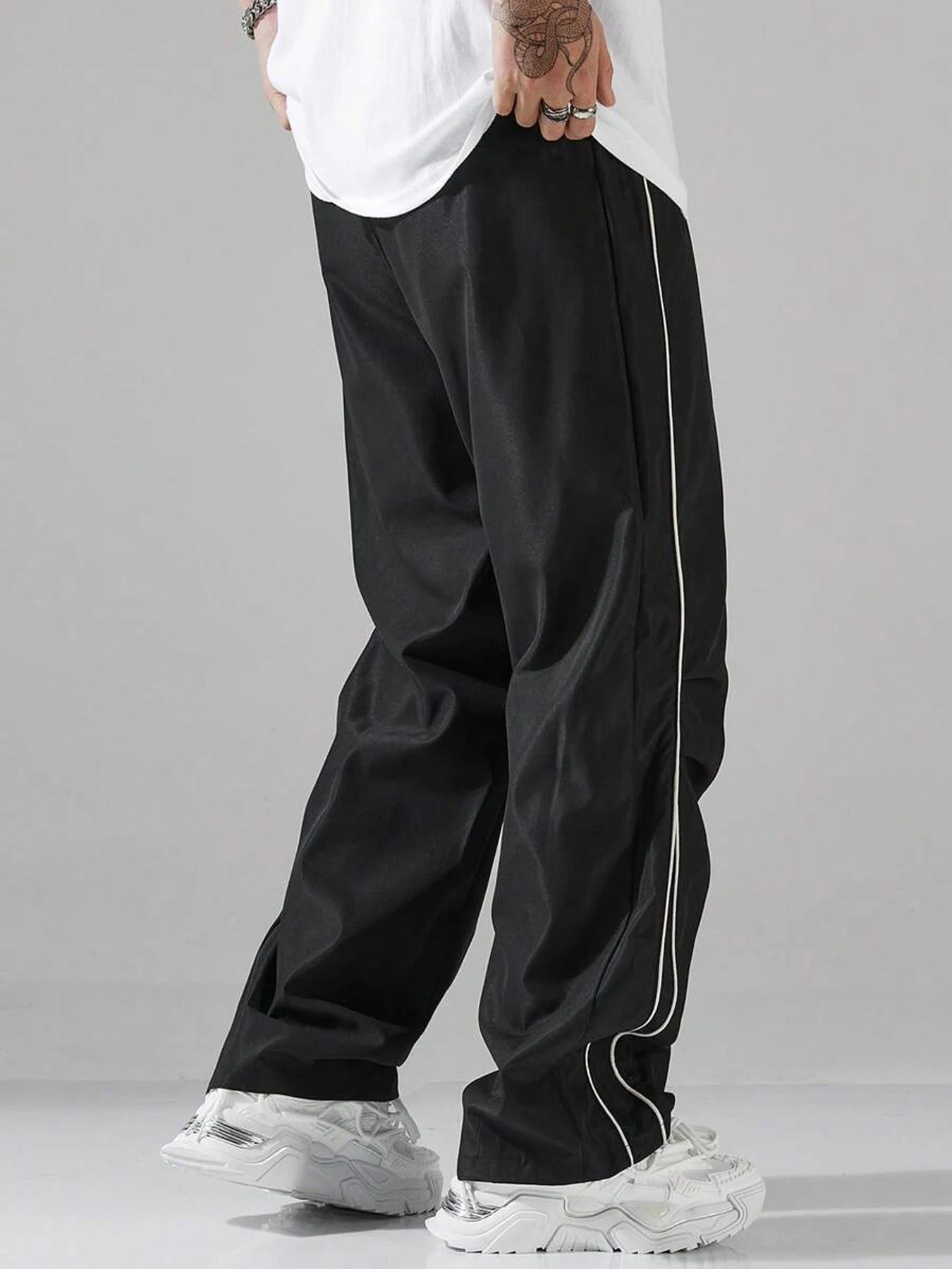 Boys' pants, boys' casual pants, can be worn in all seasons, suitable for boys aged 7-14, and go out for leisure jogging.