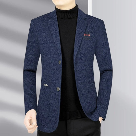 The new high-quality men's suit jacket is a simple, elegant and fashionable top that is suitable for daily wear.