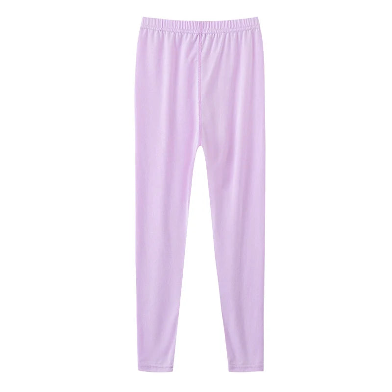 Girls four seasons thin leggings are comfortable, slim and cute. Printed pants for female students are simple and solid colors.