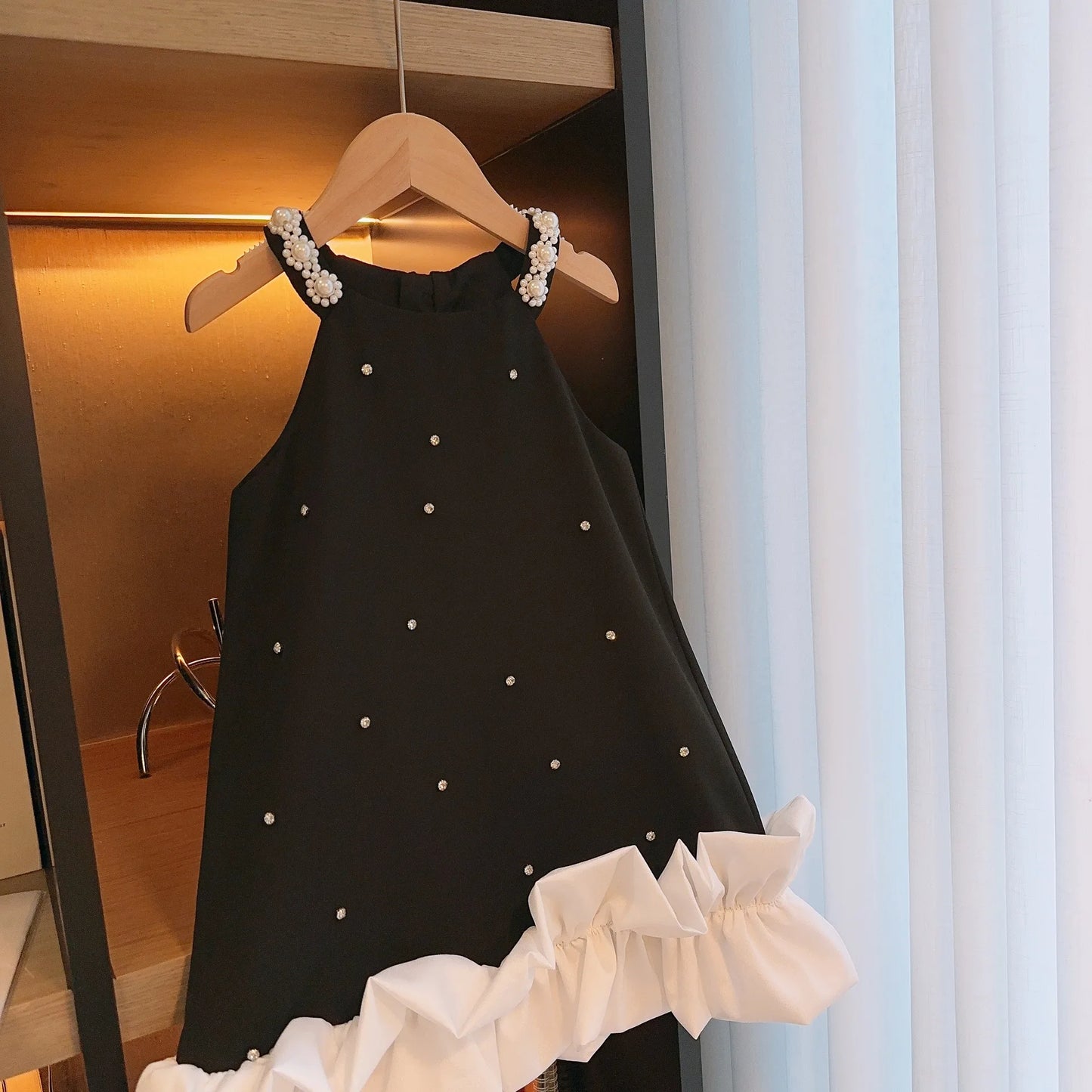 Girls Casual Dresses New 2024 Fashion Lovely Sweet Summer Sling Sleeveless New Vest Princess Pearl Pleated Childrens Clothing