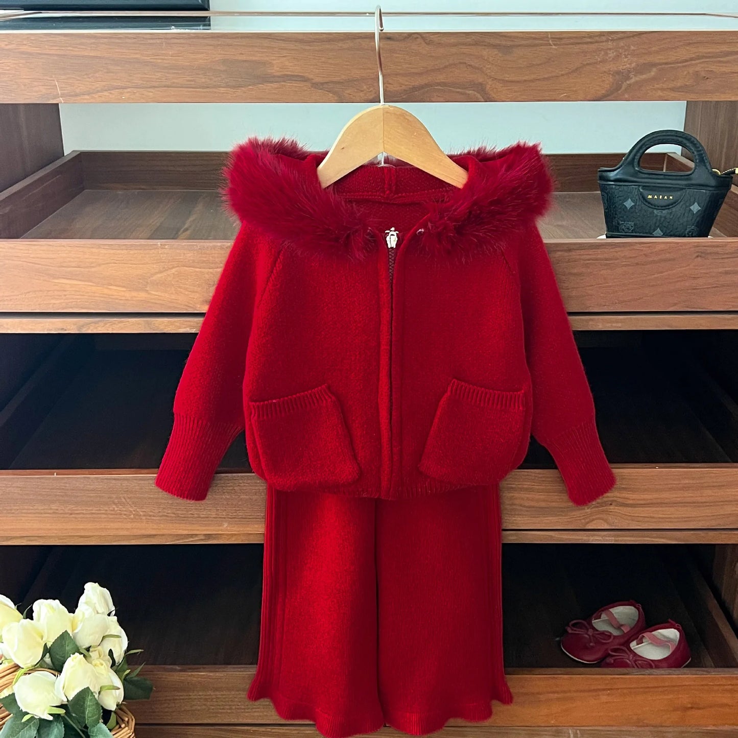 Girls Suit 2025 Autumn and Winter New Childrens Clothes Girls Baby Fashion Wool Collar Hooded Sweater Pants Two-piece Set Simple