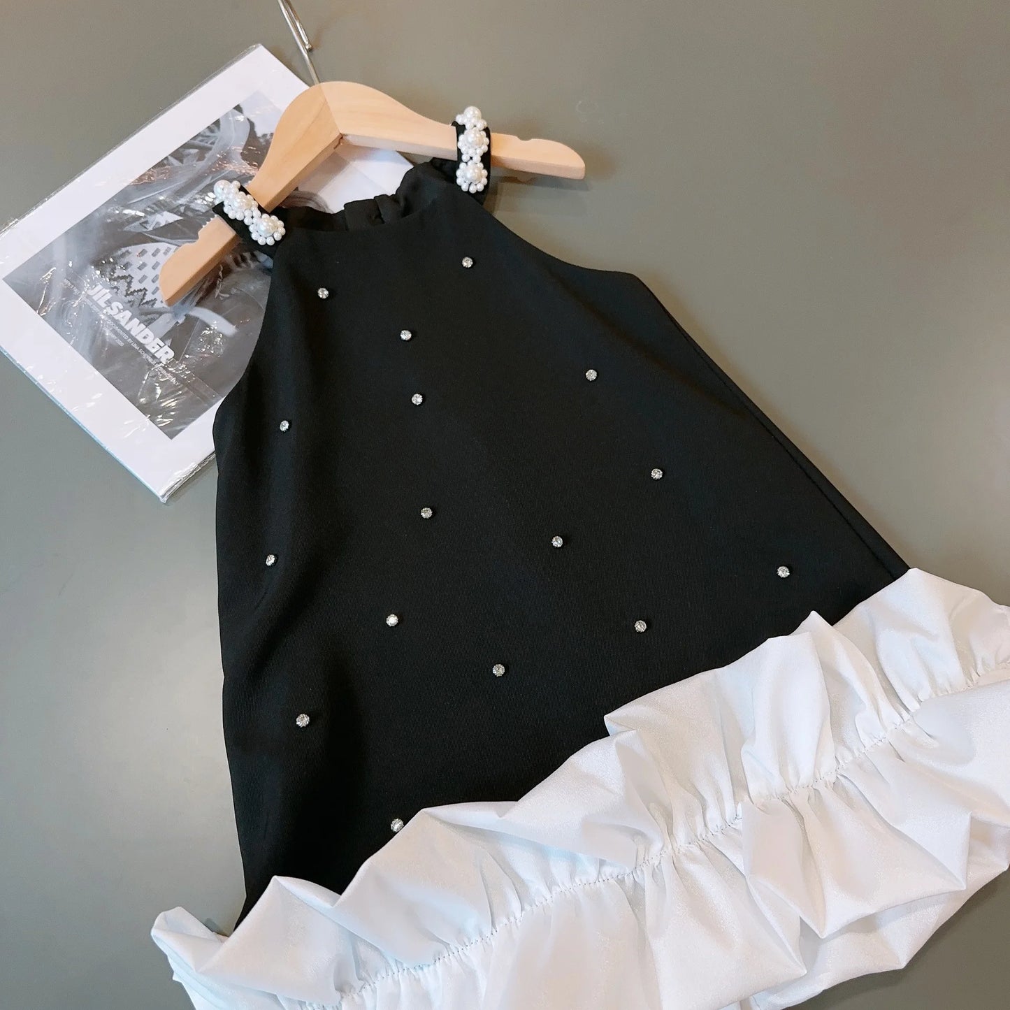 Girls Casual Dresses New 2024 Fashion Lovely Sweet Summer Sling Sleeveless New Vest Princess Pearl Pleated Childrens Clothing