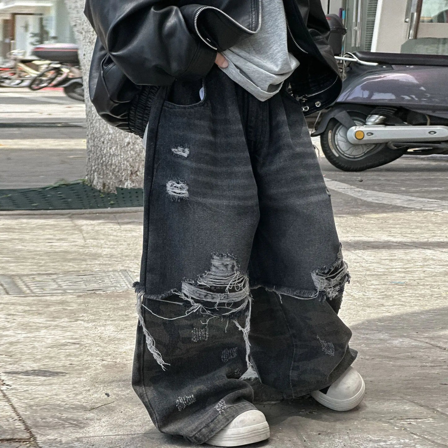 2025 New Boys' Cool Ripped Jeans Wide-leg Trousers American Retro Children's Trousers