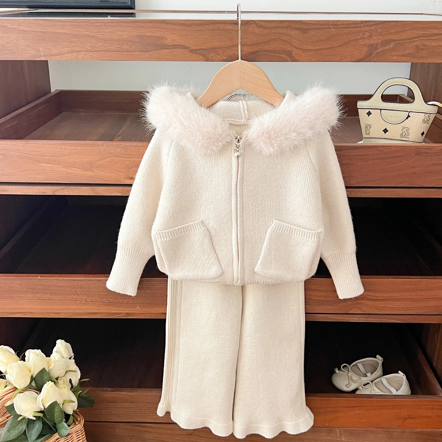Girls Suit 2025 Autumn and Winter New Childrens Clothes Girls Baby Fashion Wool Collar Hooded Sweater Pants Two-piece Set Simple