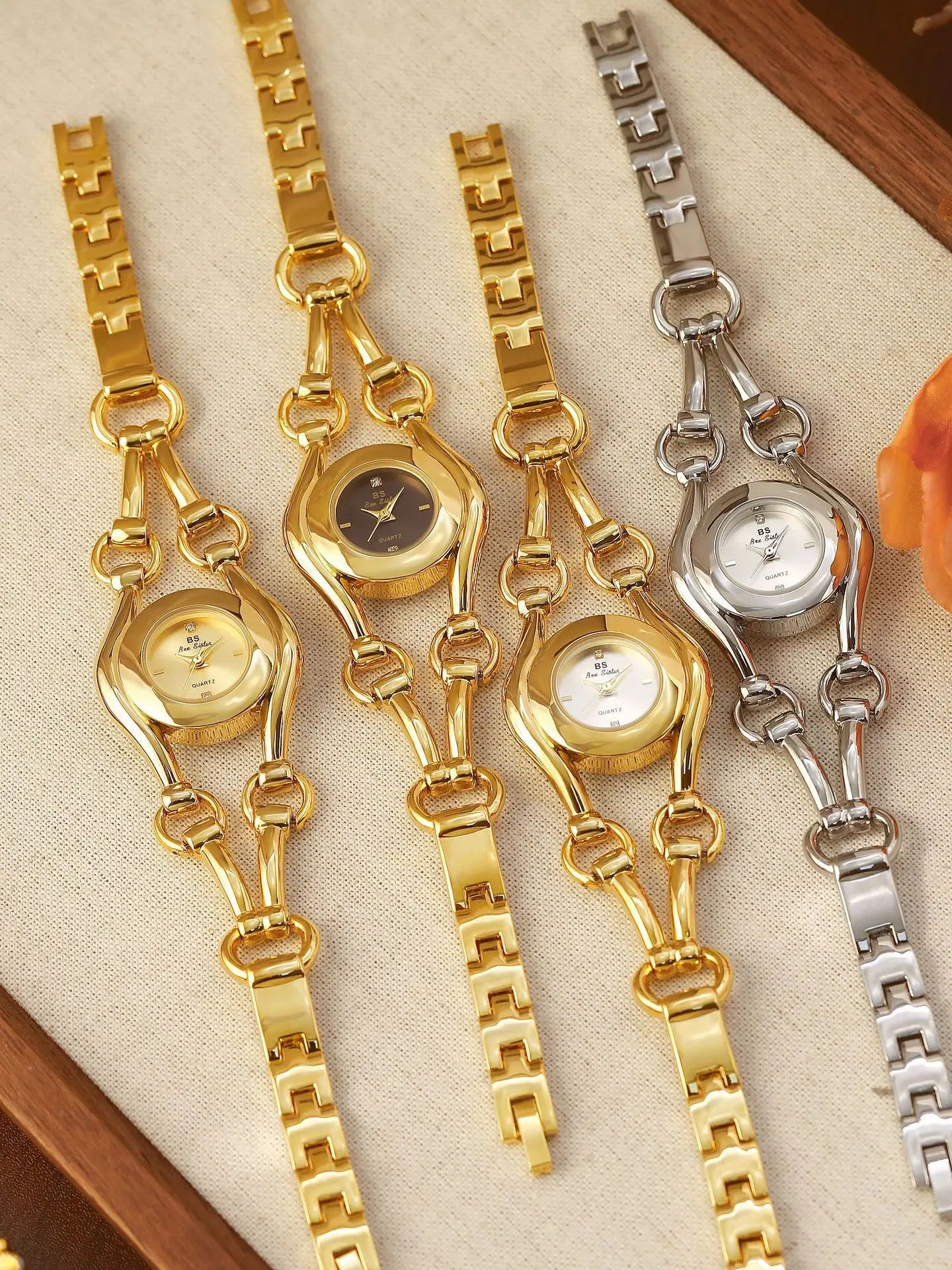 Fashion Luxury Watches For Woman 2025 New Luxury Golden Vintage Women's Wristwatches Ladies Dress Quartz Clock Relogio Feminino