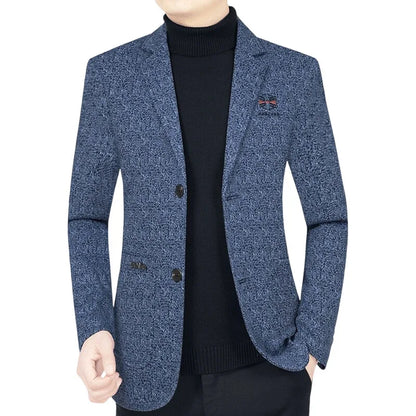 The new high-quality men's suit jacket is a simple, elegant and fashionable top that is suitable for daily wear.