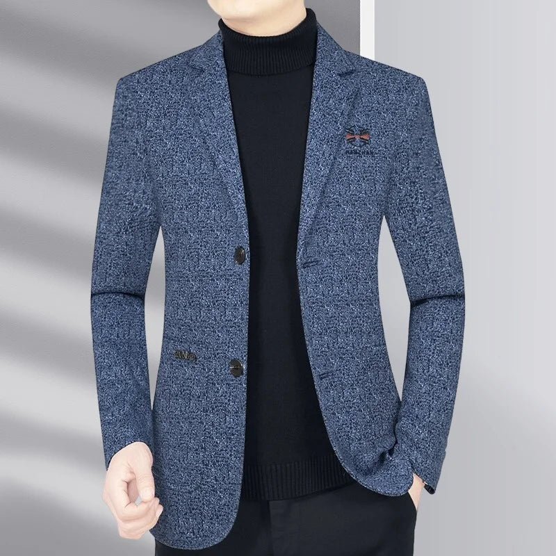 The new high-quality men's suit jacket is a simple, elegant and fashionable top that is suitable for daily wear.