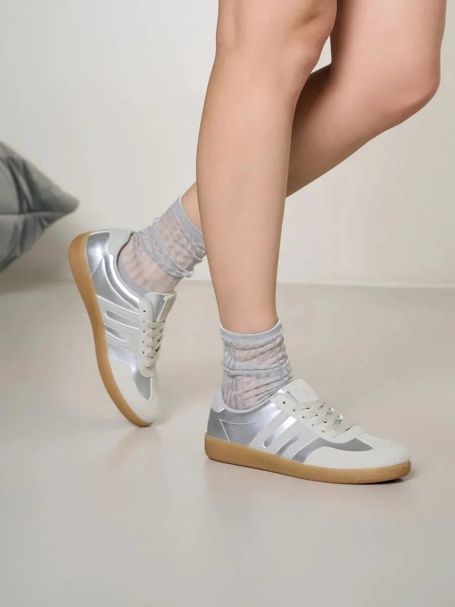 Brenda Sneakers: Perfect for Every Outfit!