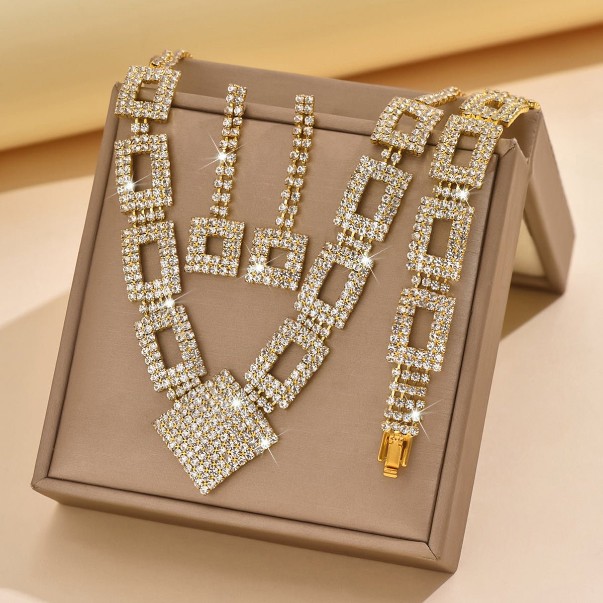 Dazzling 3-Piece Full Rhinestones Jewelry Set (MAC317)