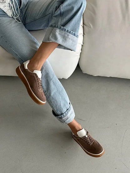 Emily Sneakers: Stylish Comfort