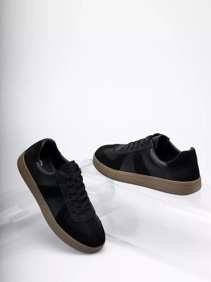 Gloria Sneakers: Stylish Comfort for Any Adventure