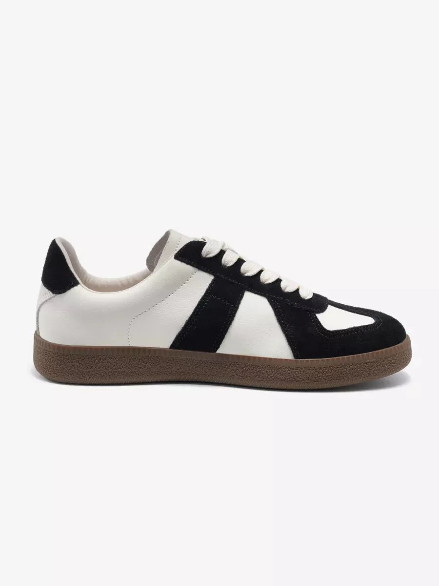 Gloria Sneakers: Stylish Comfort for Any Adventure