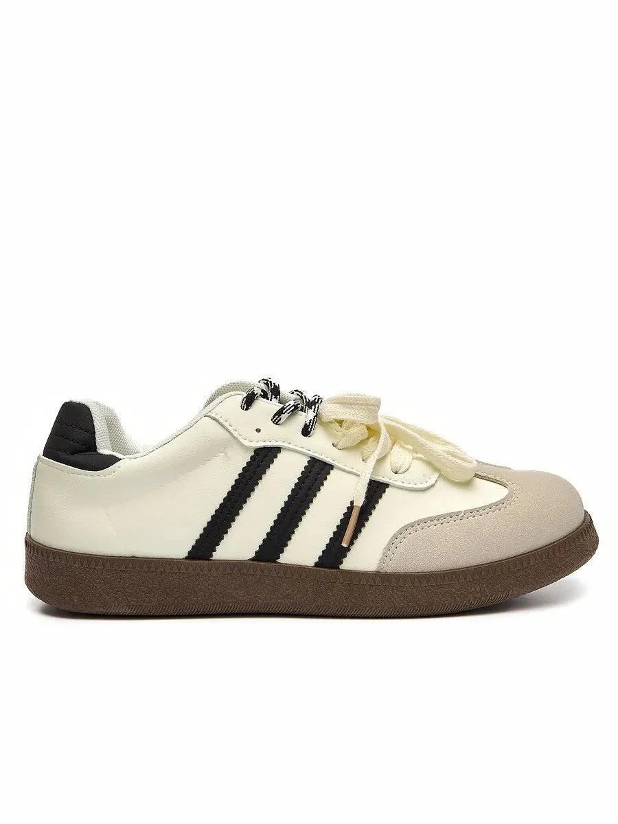 Lillian Timeless Chic Sneakers