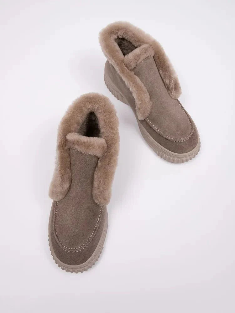 Ana Sneakers: Comfort and Style perfected.