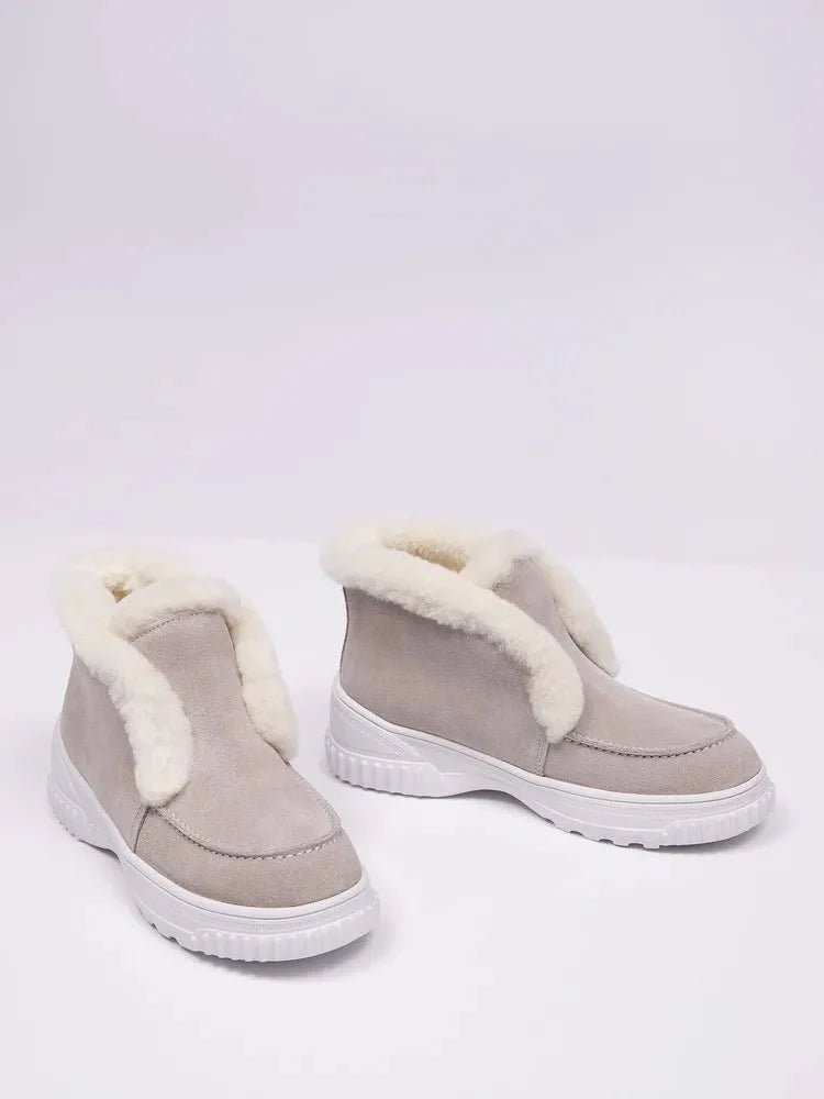 Ana Sneakers: Comfort and Style perfected.