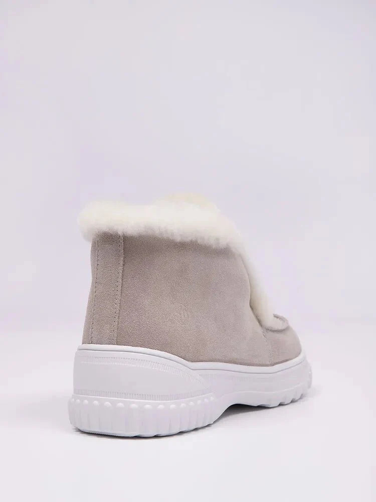 Ana Sneakers: Comfort and Style perfected.