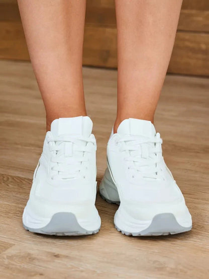 Beatrix Sneakers: Stylish and Comfy Go-To Kicks